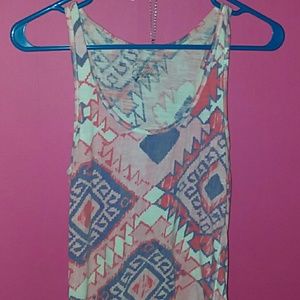 Cute tangtop and comes with a free scrunchie